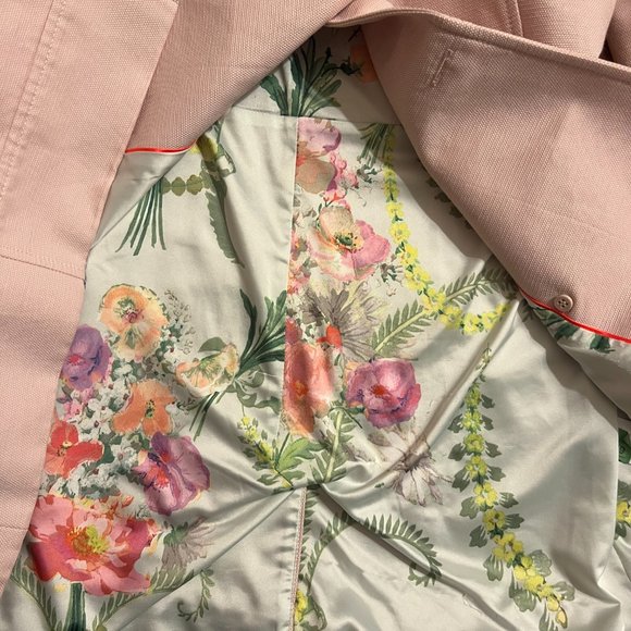 Gwen Stacy Pink Jacket - Picture 6 of 11